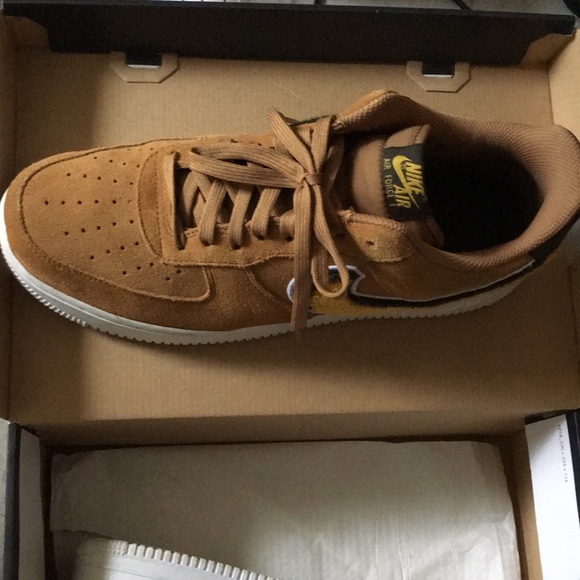 Nike Air Force 1 peanut butter size 11 - Picture 2 of 5